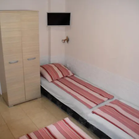 Harsanyi Vendeghaz Hotel *