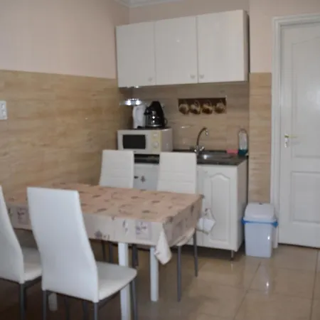 Harsanyi Vendeghaz Hotel *