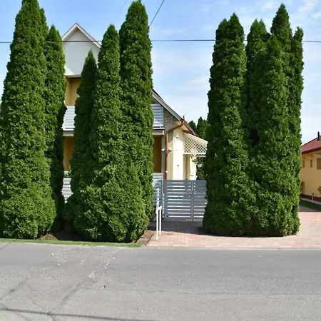 Harsanyi Vendeghaz Hotel